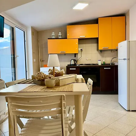 San Lorenzo Beachfront Appartamento Con Veranda Vista Mare 4 Posti *