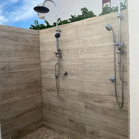 Sanlorenzobeach, Frontemare, Veranda Sleeps 4 Apartment *