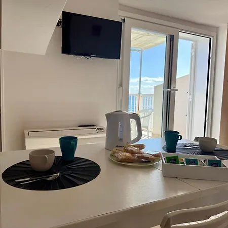 San Lorenzo Beachfront Appartamento Con Veranda Vista Mare 4 Posti * Marina di San Lorenzo