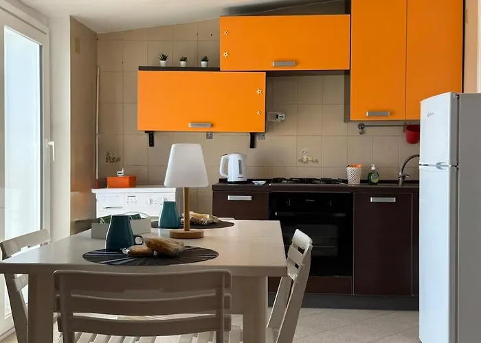 Apartment Sanlorenzobeach, Frontemare, Veranda Sleeps 4 *